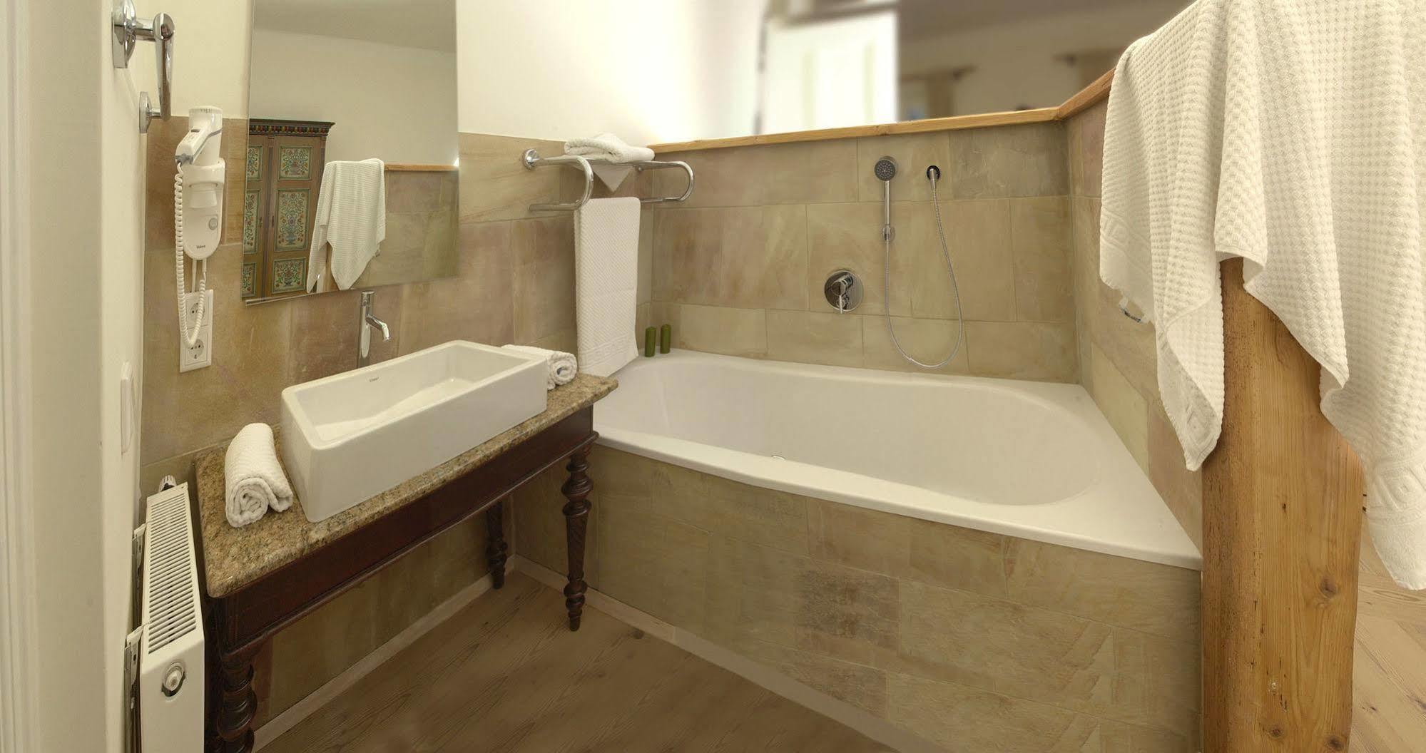 Hotel Gasthof Zur Post سانكت جيلجن المظهر الخارجي الصورة
